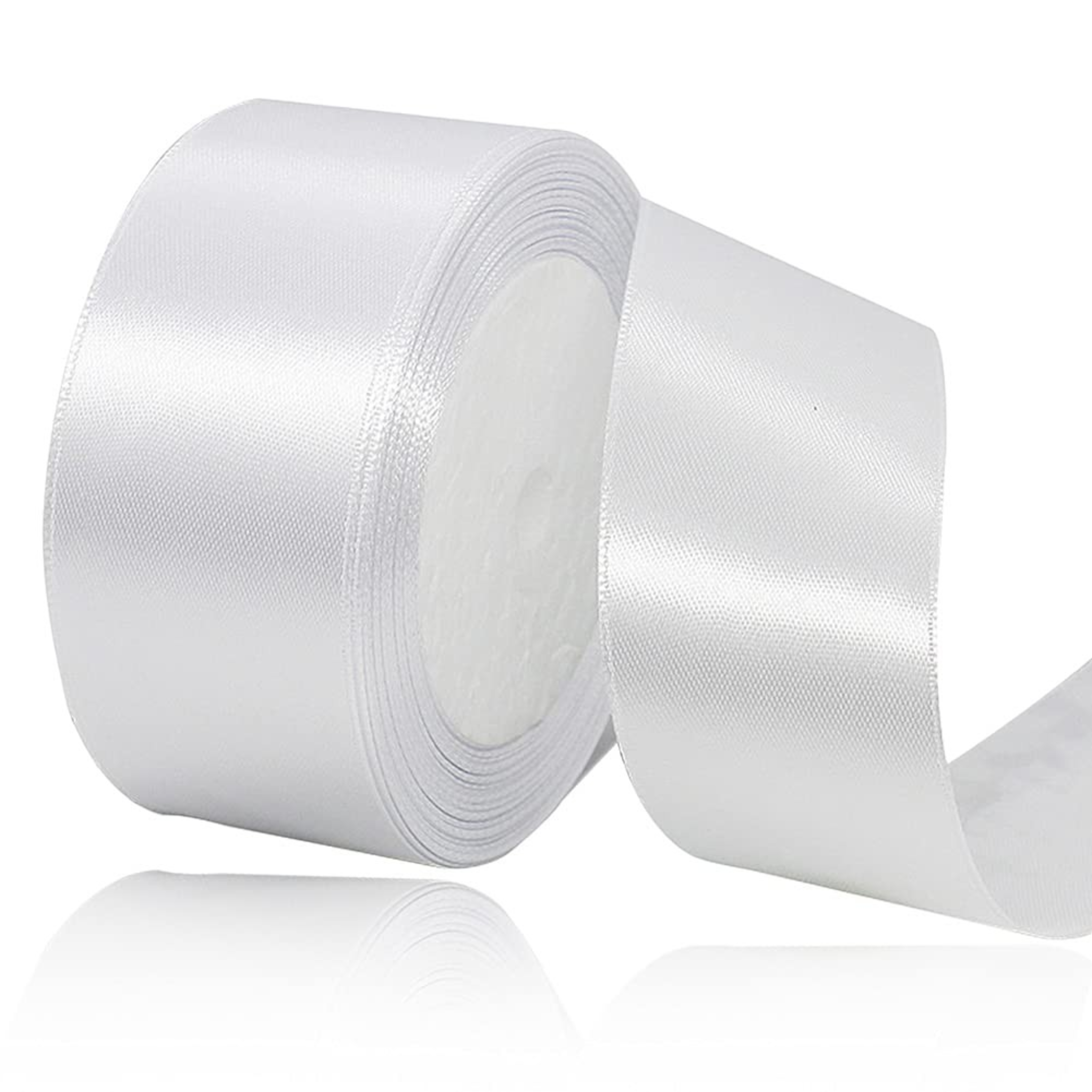 Rollo de cinta satín blanca de 4 cm de Importadora Acacia, ideal para manualidades, lazos y decoración elegante.