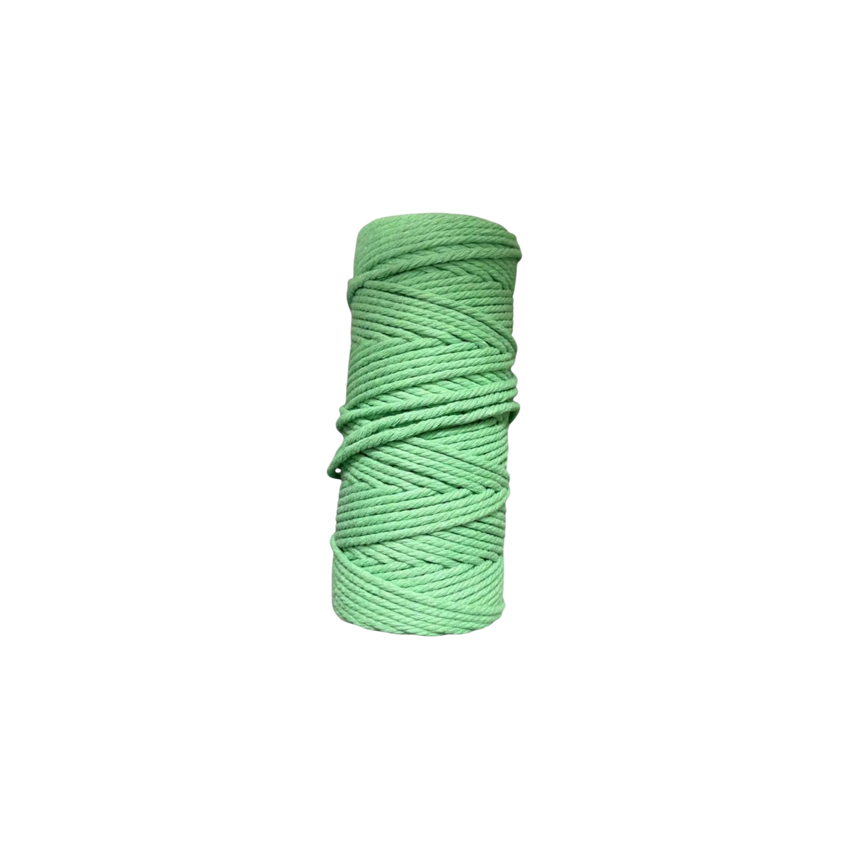 Rollo de cordón para macramé Importadora Acacia de 3 mm en color verde claro, fabricado en 100% algodón natural.